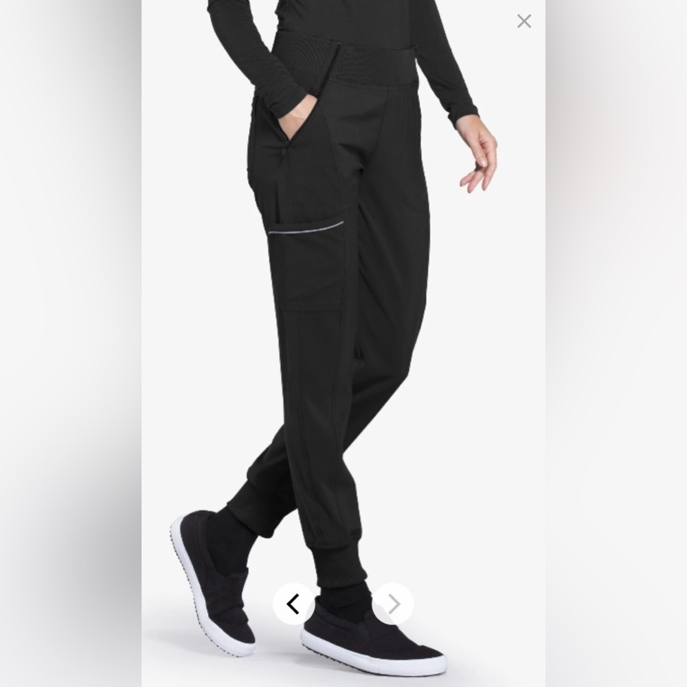 Infinity Women’s 5 pocket stretch jogger scrub pants